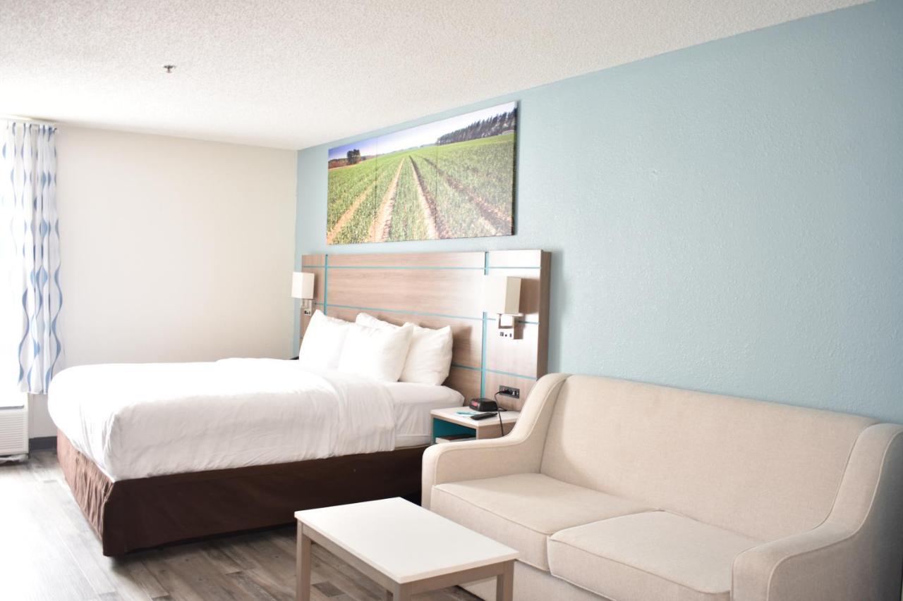 Clarion Pointe Vidalia - Lyons West Hotel Екстериор снимка